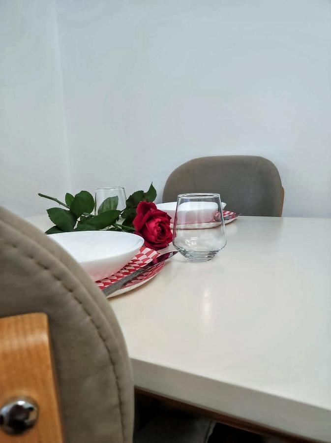Cozy & Stylish Apartment Tirana Exteriör bild