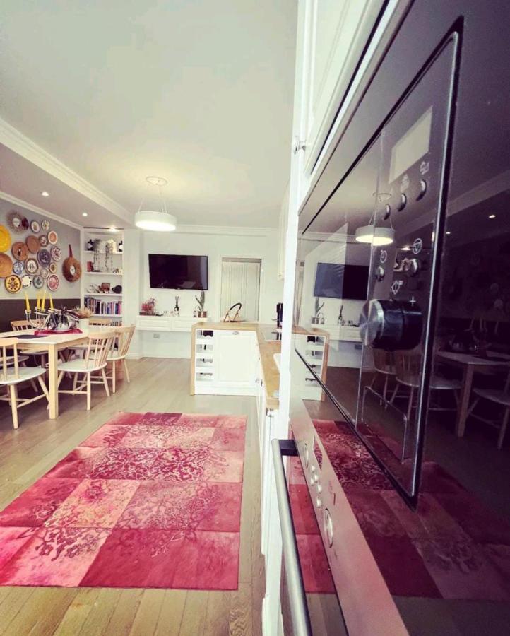 Cozy & Stylish Apartment Tirana Exteriör bild